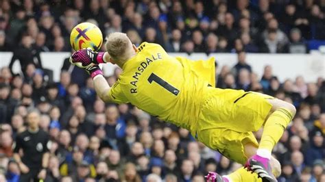 bay leaves in tagalog|England goalkeeper Aaron Ramsdale leaves Arsenal after losing .